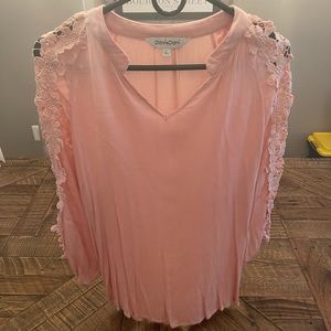 Cute light pink top